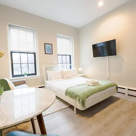 Bright Modern Studio In The South End